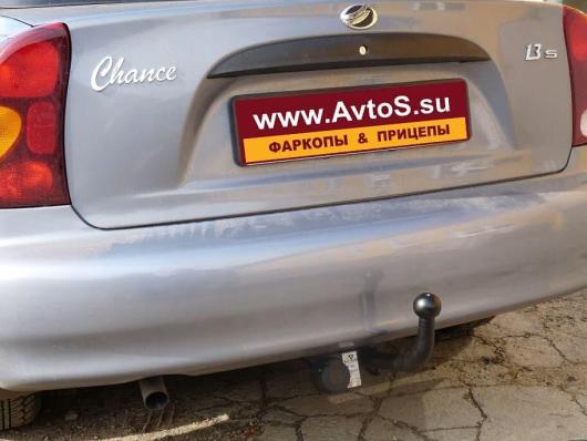 Фаркоп для Daewoo Lanos 2005-2009 съемный крюк на двух болтах 1000кг Автос